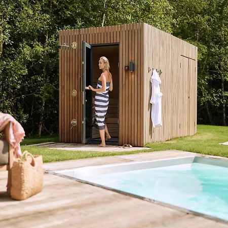 Lush With Private Pool Hébergement de vacances