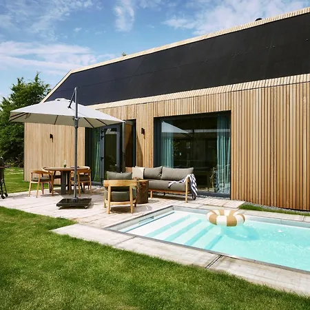Hébergement de vacances Lush With Private Pool